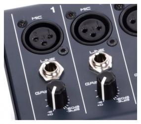 Studiomaster CLUB XS 8 - 4 kanały mikrof., kompresory, bluetooth